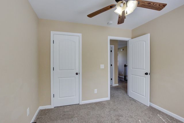 1261 Gentry Dr, Clarksville, TN 37043