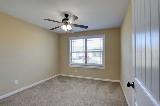 1261 Gentry Dr, Clarksville, TN 37043