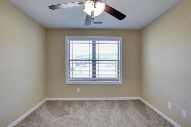 1261 Gentry Dr, Clarksville, TN 37043