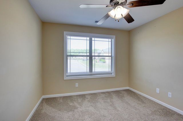 1261 Gentry Dr, Clarksville, TN 37043