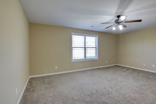 1261 Gentry Dr, Clarksville, TN 37043