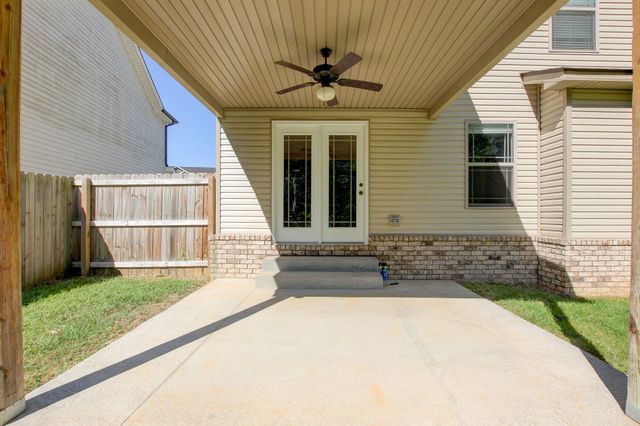 1261 Gentry Dr, Clarksville, TN 37043