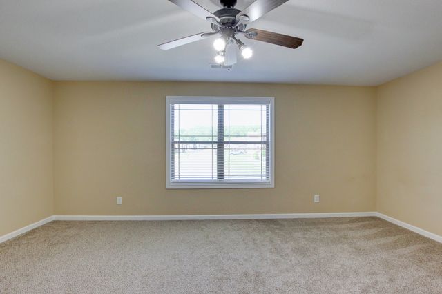 1261 Gentry Dr, Clarksville, TN 37043