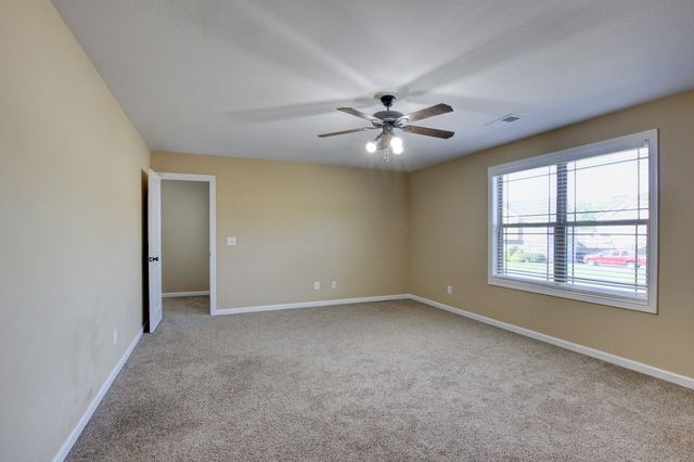 1261 Gentry Dr, Clarksville, TN 37043