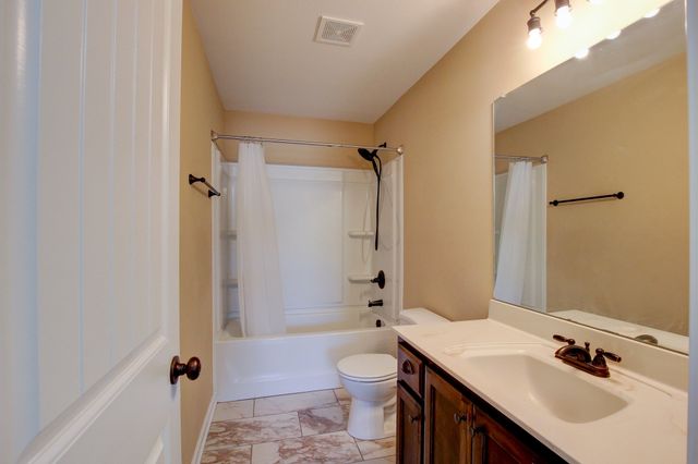 1261 Gentry Dr, Clarksville, TN 37043