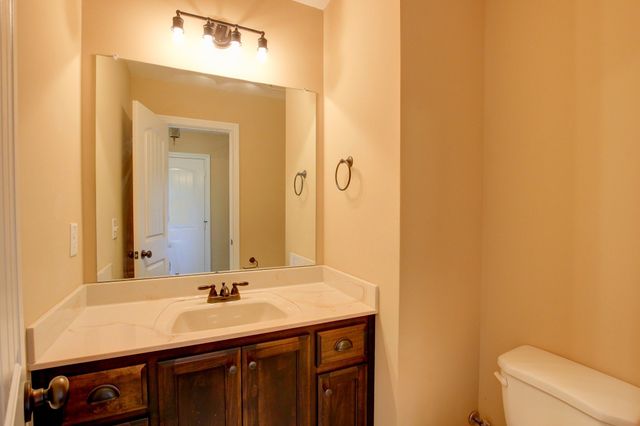 1261 Gentry Dr, Clarksville, TN 37043