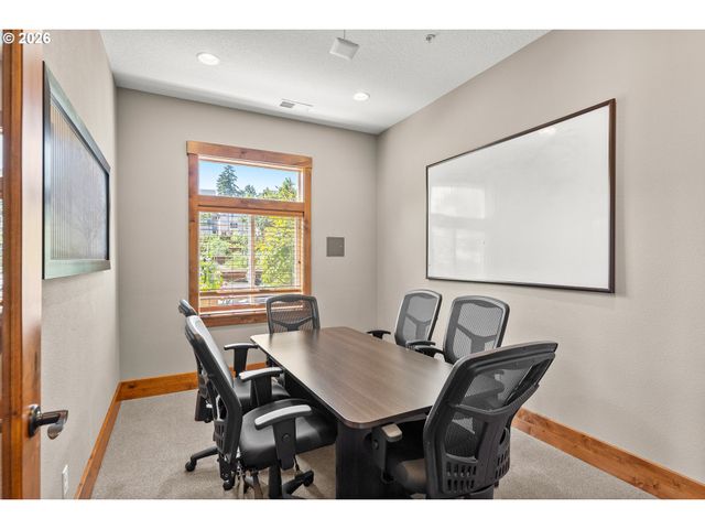 28704 Sw VILLEBOIS Dr, Wilsonville, OR 97070