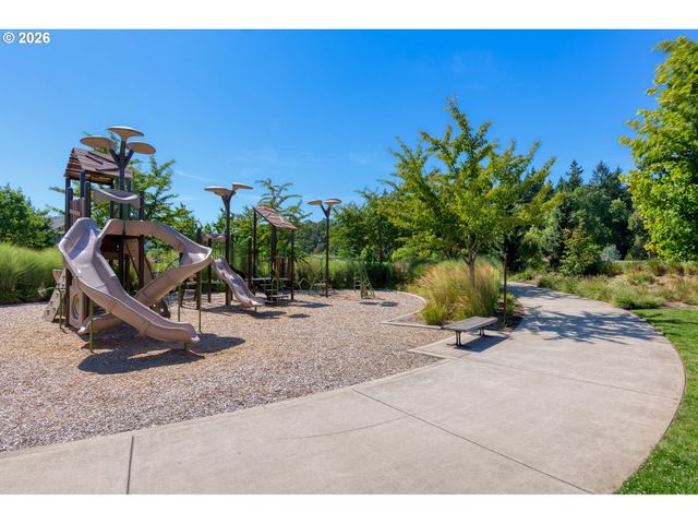28704 Sw VILLEBOIS Dr, Wilsonville, OR 97070