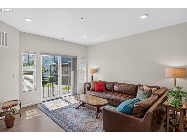 28704 Sw VILLEBOIS Dr, Wilsonville, OR 97070