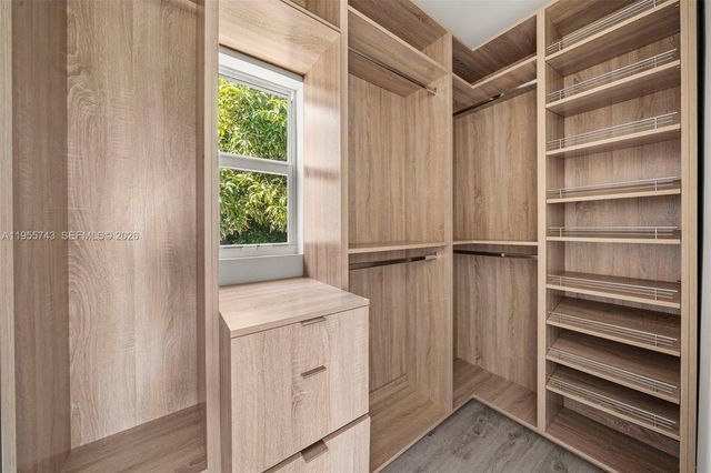 3166 Royal Palm Ave, Miami Beach, FL 33140