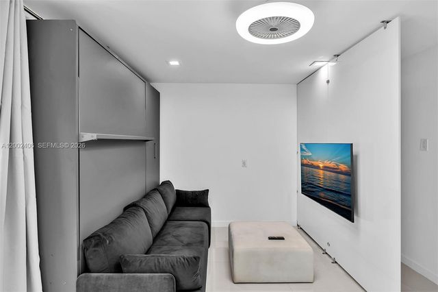 1002 10th St 1002, Miami Beach, FL 33139