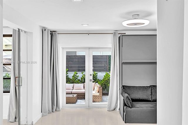 1002 10th St 1002, Miami Beach, FL 33139