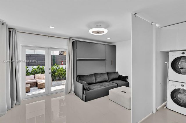 1002 10th St 1002, Miami Beach, FL 33139