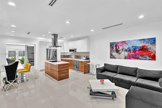 1002 10th St 1002, Miami Beach, FL 33139