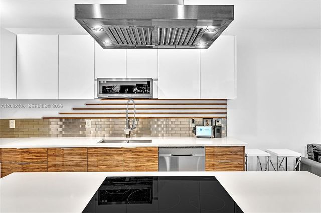 1002 10th St 1002, Miami Beach, FL 33139