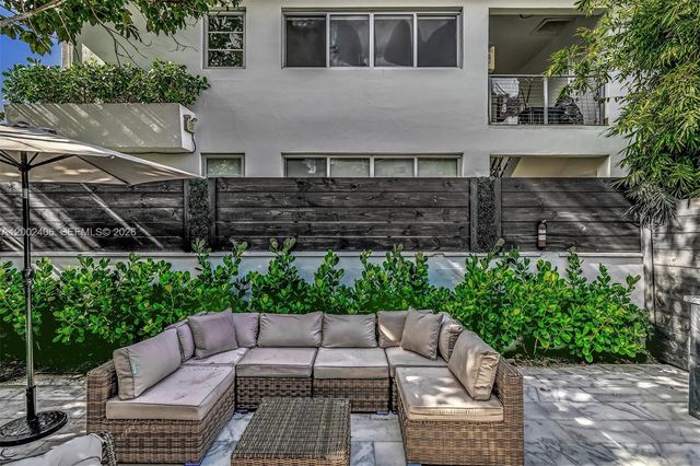 1002 10th St 1002, Miami Beach, FL 33139