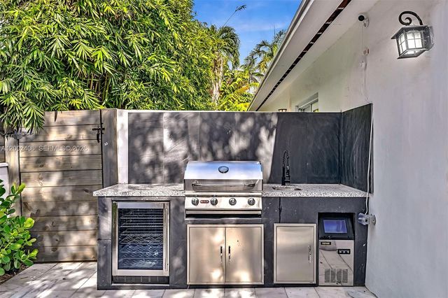 1002 10th St 1002, Miami Beach, FL 33139