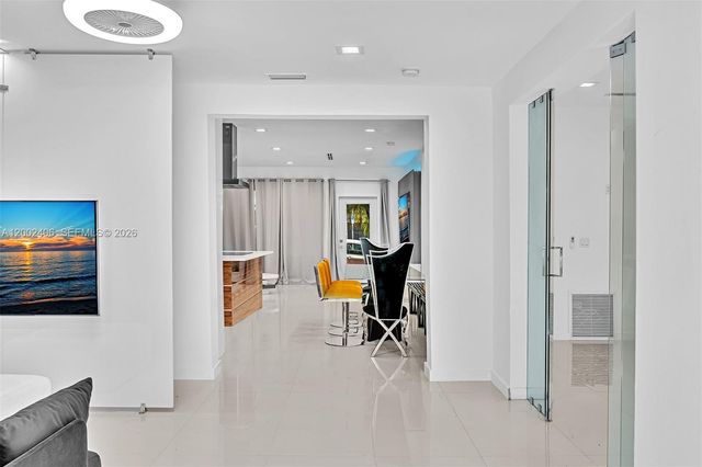 1002 10th St 1002, Miami Beach, FL 33139