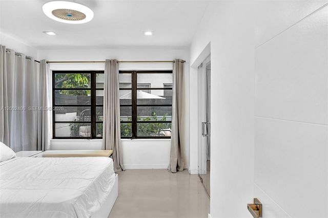 1002 10th St 1002, Miami Beach, FL 33139