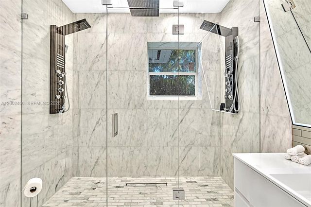 1002 10th St 1002, Miami Beach, FL 33139