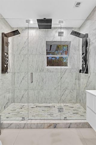 1002 10th St 1002, Miami Beach, FL 33139