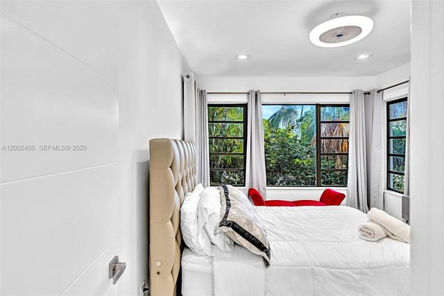 1002 10th St 1002, Miami Beach, FL 33139