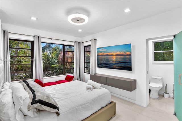 1002 10th St 1002, Miami Beach, FL 33139