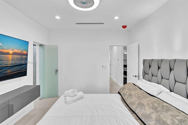 1002 10th St 1002, Miami Beach, FL 33139