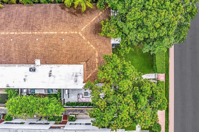 1002 10th St 1002, Miami Beach, FL 33139