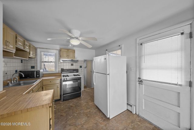 517 Middle Lane, Howell, NJ 07731