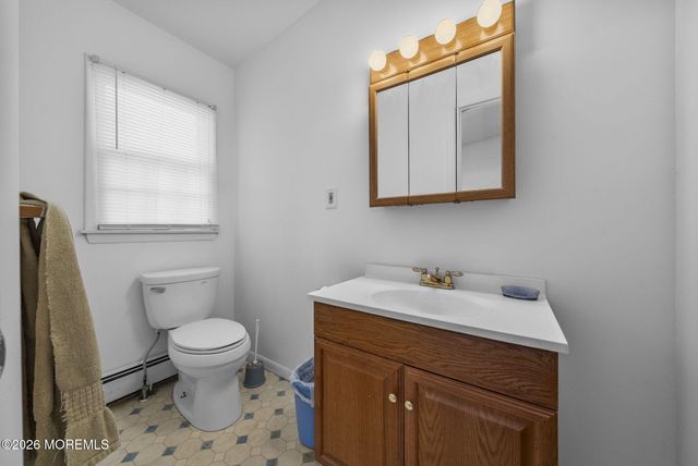 517 Middle Lane, Howell, NJ 07731