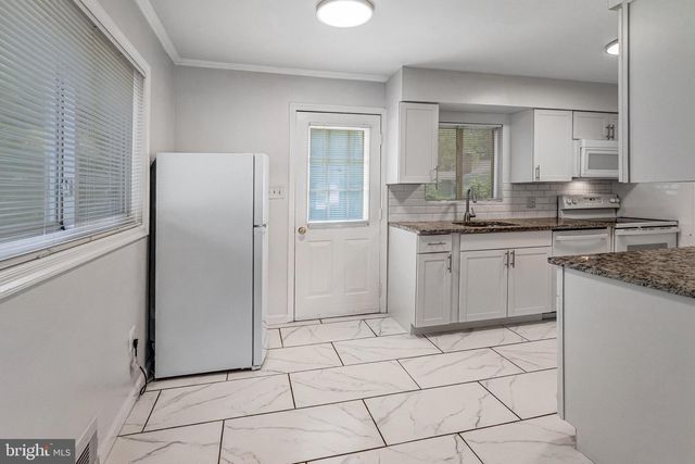 13208 ALDRIN ST, Woodbridge, VA 22191
