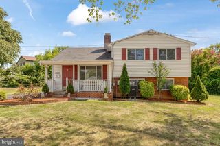 13208 ALDRIN ST, Woodbridge, VA 22191