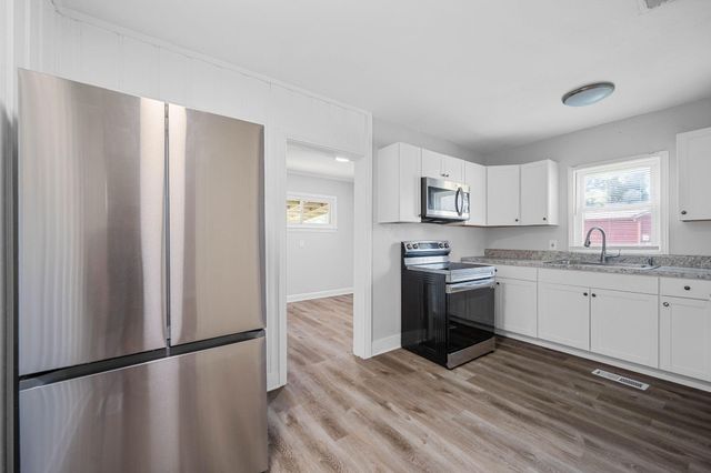 1112 Lee Avenue, Rossville, GA 30741