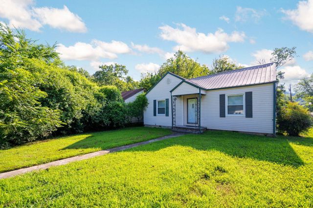 1112 Lee Avenue, Rossville, GA 30741