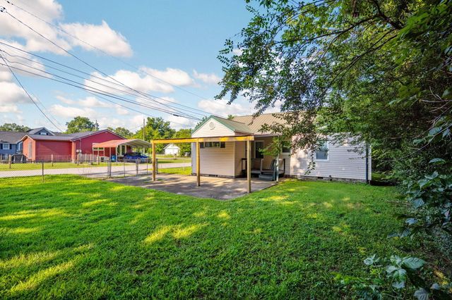 1112 Lee Avenue, Rossville, GA 30741