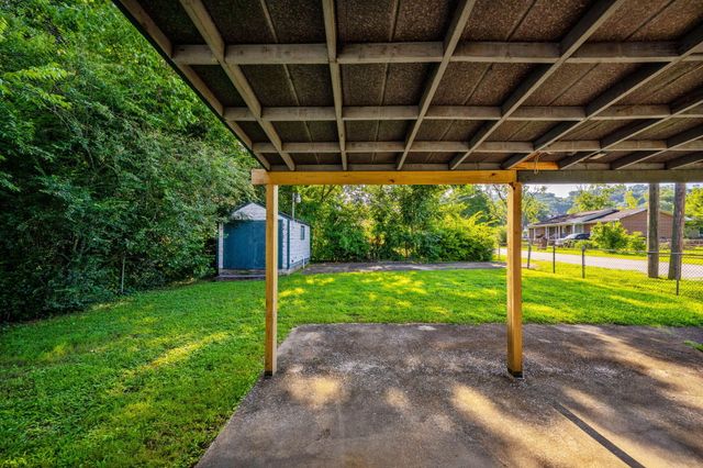 1112 Lee Avenue, Rossville, GA 30741