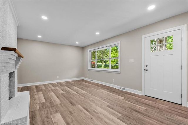 5725 Stanleyville Drive, Winston-salem, NC 27105