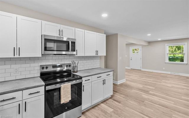 5725 Stanleyville Drive, Winston-salem, NC 27105