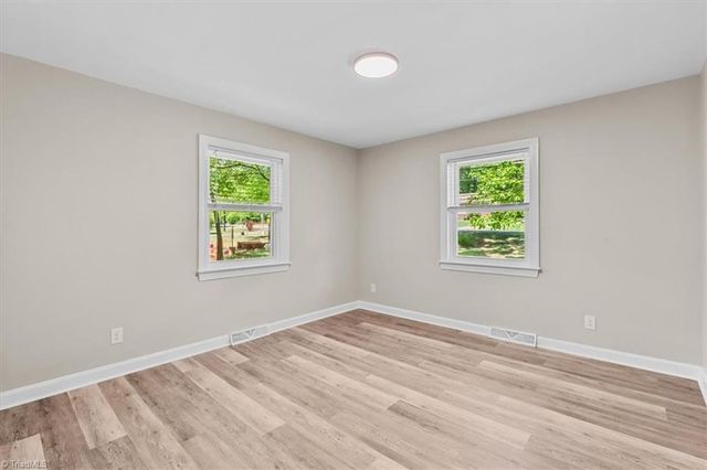 5725 Stanleyville Drive, Winston-salem, NC 27105