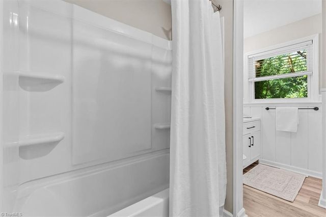 5725 Stanleyville Drive, Winston-salem, NC 27105