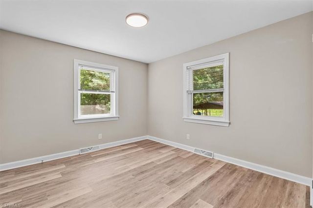 5725 Stanleyville Drive, Winston-salem, NC 27105