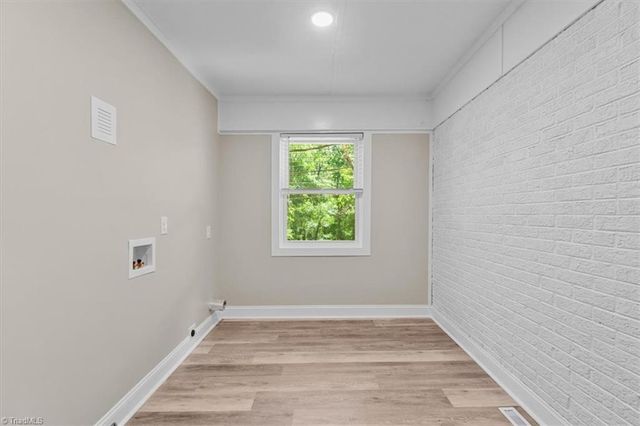 5725 Stanleyville Drive, Winston-salem, NC 27105