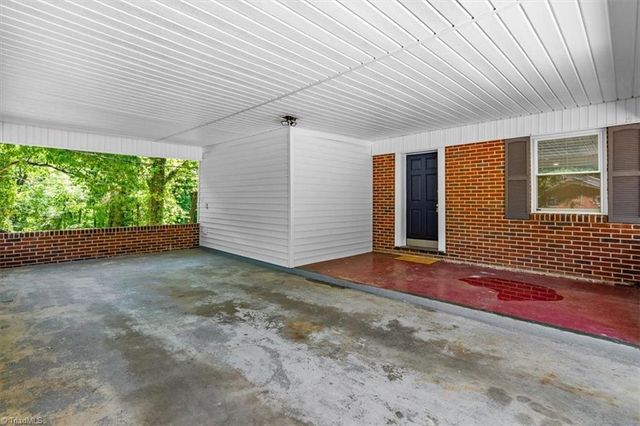 5725 Stanleyville Drive, Winston-salem, NC 27105