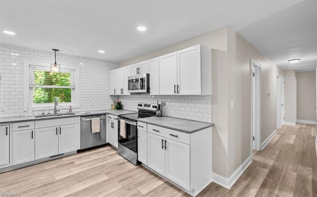 5725 Stanleyville Drive, Winston-salem, NC 27105
