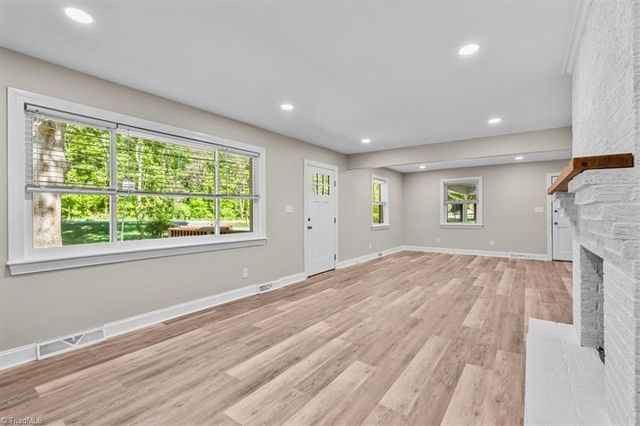 5725 Stanleyville Drive, Winston-salem, NC 27105