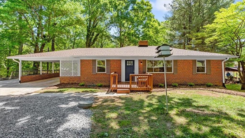 5725 Stanleyville Drive, Winston-salem, NC 27105