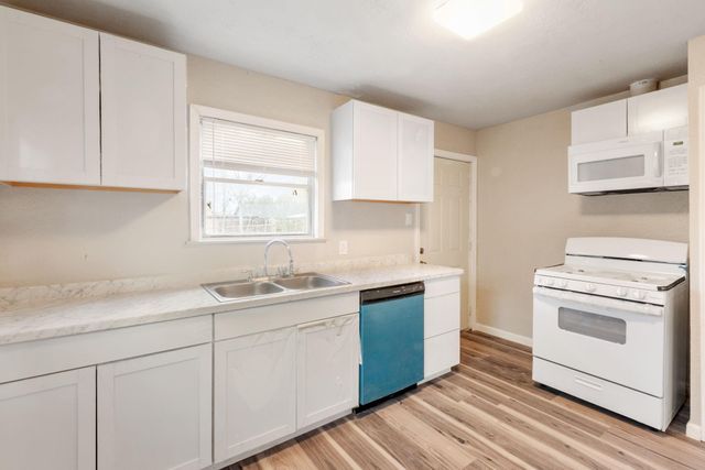 806 Walnut Street, Bryan, TX 77803