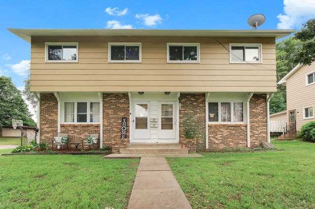 514 Shadyside Circle, Hopkins, MN 55343