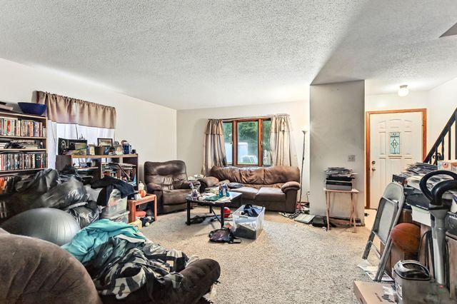 514 Shadyside Circle, Hopkins, MN 55343